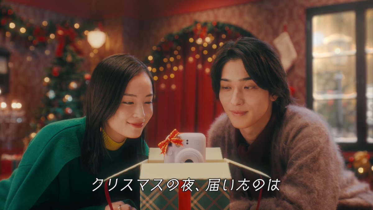 🎄クリスマスプレゼントに、チェキ！🎄 撮ったその場でプリントを楽しめるinstax“チェキ”。クリスマスプレゼントに、いかがですか？ 特設WEBサイト公開中✨ #instax #チェキ #富士フイルム #FUJIFILM #チェキのある生活 #クリスマス #クリスマスプレゼント ＃東京ディズニーリゾート ＃東京ディズニーシー ＃スパークリングジュビリー