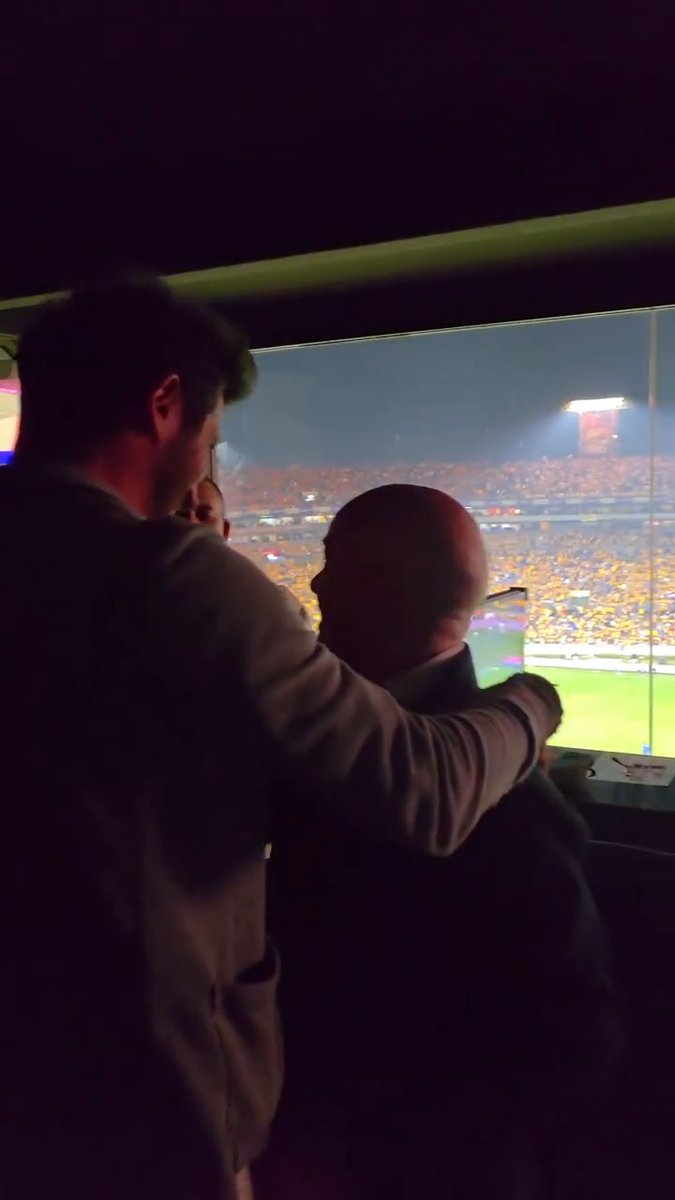 Damián Álvarez, la LEYENDA de Tigres, visita a Luis García P en el Tigres vs Toluca 🐯🆚👹 TRES títulos de Liga MX levantó 'La Chilindrina' con Los Felinos 🏆🏆🏆 #FinalBotanera