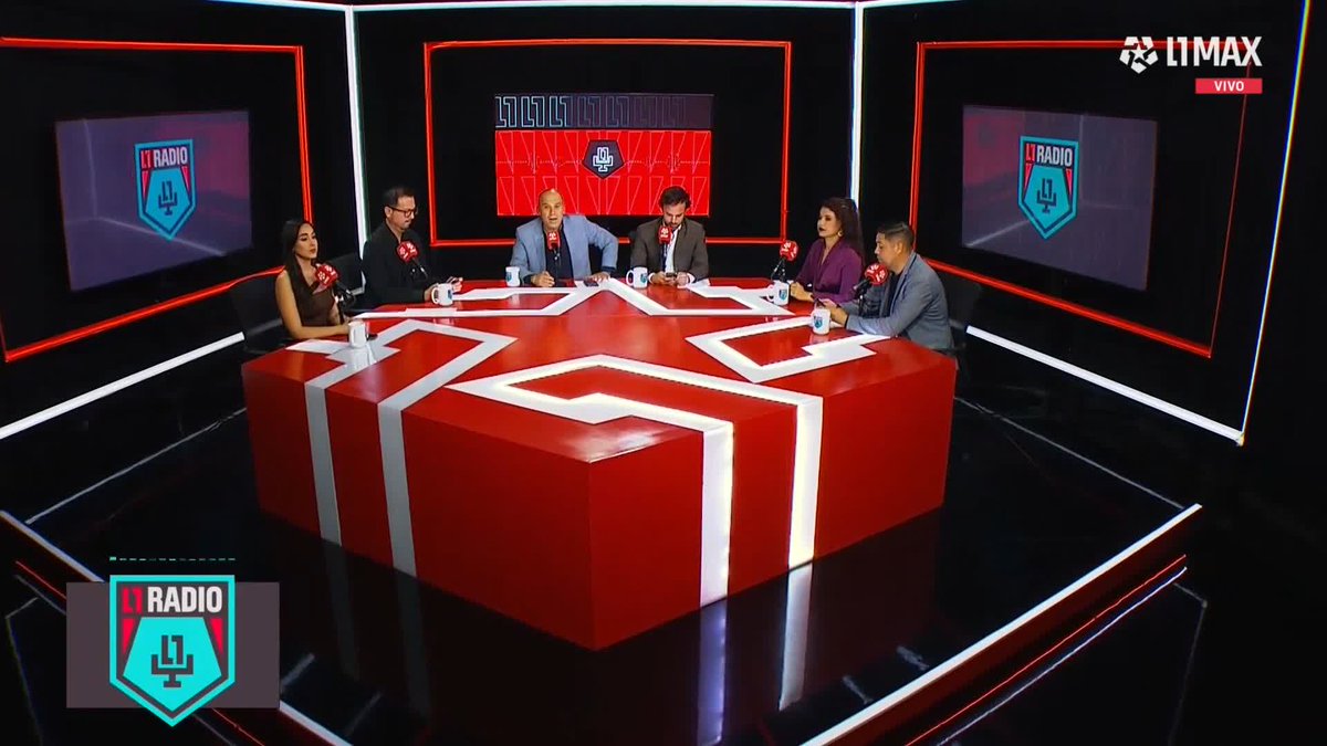 ✅ Eduardo Combe te cuenta todo el formato de la Liga1 2026 - El cupo de extranjero son 6, pero si un equipo no tiene ningún jugador nacionalizado puede tener 7. Dos van en cancha - A mitad de año se puede cambiar a dos jugadores extranjeros #L1RADIO