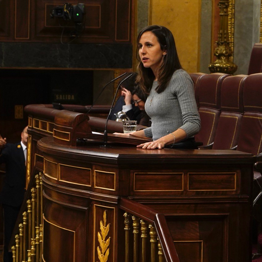18.000 millones para el rearme y 100 para vivienda. Esto va a ser la tumba del Gobierno.