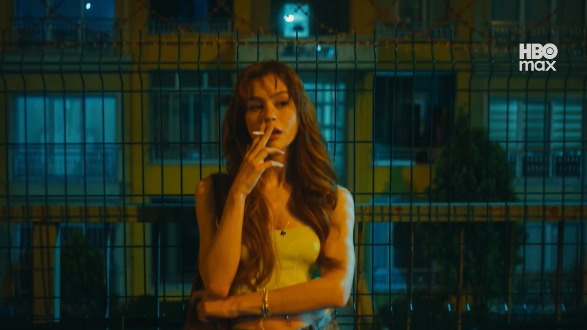 Asena Keskinci'nin başrol oynadığı Jasmine dizisi, HBO Max'te yayınlandı. •⁠ Dizi, kalp rahatsızlığı olan Yasemin'in zorlu kalp nakli sürecini ve üvey kardeşi Tufan'la aralarındaki saplantılı duygularla karanlığa sürüklenen ilişkilerini anlatıyor.