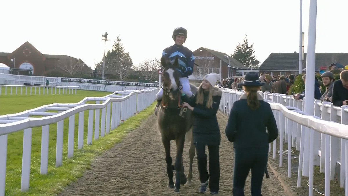 🗣️ "Little boys that keep their mammies happy at Christmas will do alright in life!" 🎅😁 Danny Mullins gets his mum's first win at Cheltenham for ten years! #ITVRacing | Danny Mullins