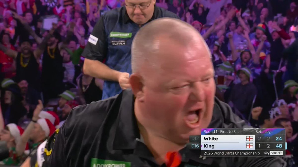 WE'RE GOING ALL THE WAY! Darting drama at the Palace! Mervyn King has come back off the canvas to force a decider in this taxing affair! 📺 #WCDarts | R1
