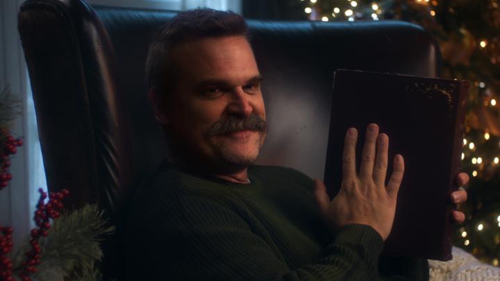 David Harbour counts us down to NFL Christmas Gameday! Cowboys vs. Commanders at 1 PM ET Lions vs. Vikings at 4:30 PM ET LIVE on Netflix December 25