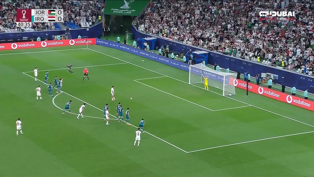 المنتخب الأردني يتقدم على المنتخب العراقي بهدف اللاعب علي علوان من ضربة جزاء #الأردن 1 #العراق 0 #دبي_الرياضية #كأس_العرب2025