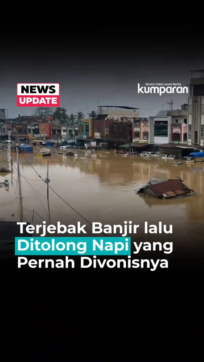 Hakim PN Kuala Simpang, Qisthi Widyastuti, menjadi korban banjir di Aceh Tamiang dan sempat diselamatkan oleh empat warga binaan yang ia temui saat mencoba mengevakuasi diri dari rumah dinas menuju kantor pengadilan. Salah satu dari mereka adalah narapidana yang pernah ia vonis dalam kasus pencurian brondolan sawit. Mereka menunjukkan kapal karet dan mengantar Qisthi serta tiga rekannya kepada pemilik perahu agar bisa menyeberang. Para warga binaan itu kemudian berpamitan untuk menemui keluarga mereka. Qisthi menilai kejadian itu menjadi pengingat bahwa saat bencana, semua orang saling membantu tanpa melihat status atau latar belakang. Upaya evakuasi Qisthi dan tiga rekannya tidak berjalan mudah. Kapal karet yang ada ternyata diprioritaskan untuk menyelamatkan anak-anak di bantaran sungai. Mereka lalu menyeberang jembatan, mencari tempat aman, namun sempat ditolak mengungsi oleh pemilik sebuah kafe. Perjalanan berlanjut hingga akhirnya mereka menemukan kantor BSI dan bertahan di sana selama tiga hari dua malam tanpa air bersih, listrik, dan dengan persediaan makanan yang terbatas. Pada Sabtu (29/11), air mulai surut dan mereka menuju kantor PN untuk bermalam sebelum dievakuasi ke rumah pegawai PN di Desa Paya Bedi. Senin (1/12), mereka menumpang truk pengangkut sawit bersama para pengungsi lain menuju Salahaji, Langkat, setelah mendengar ada kapal menuju daerah tersebut. Setelah menempuh perjalanan darat dan sungai, Qisthi akhirnya tiba di Pangkalan Susu dan bisa menghubungi keluarganya untuk memastikan bahwa mereka selamat. 📸: Dok. Istimewa, Antara, Pribadi. Baca selengkapnya dengan klik link di bio. Cari tahu berita update lainnya dengan download aplikasi kumparan di App Store atau Google Play. #newsupdate #update #news #videonews #banjir #aceh #sumatera #acehtamiang #korbanbanjir #info #infoterkini #berita #beritaterkini #bicarafaktalewatberita #kumparan