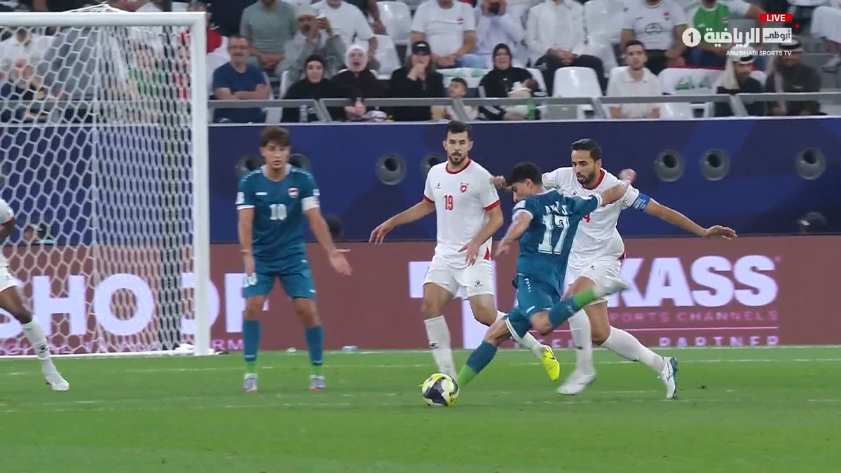 محاولات عراقية على المرمى الأردني.. شاهد هذه الفرصة #الأردن_العراق #كأس_العرب 🏆 #FIFAArabCup
