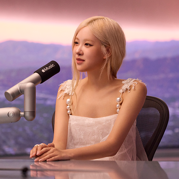 ROSÉ joins Zane Lowe to reflect on one year of rosie, the success of “APT.”, and touring with BLACKPINKOFFICIAL. Watch the full interview now on Apple Music and YouTube.