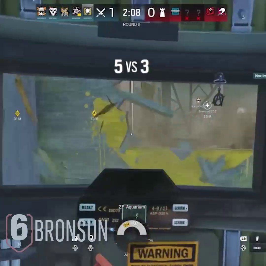 😉 Well, that's one way to clear the floor 📹: u/Br0nsun