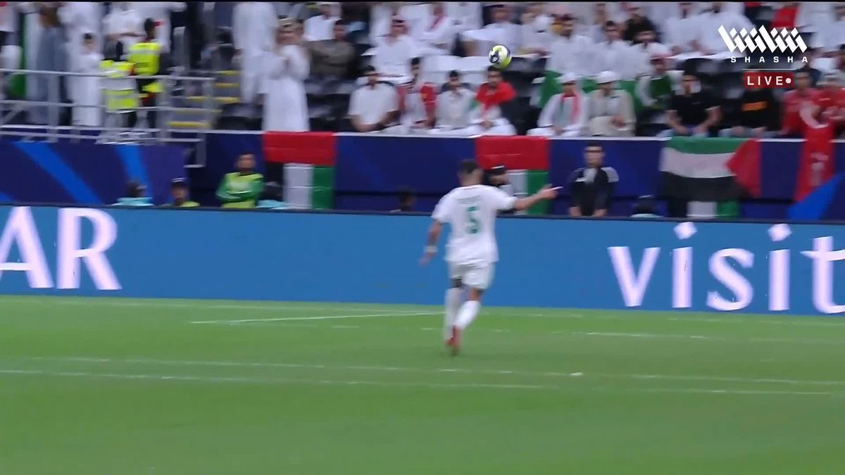 فريد شعال حارس الجزائر يتألق 🇩🇿🧤 النيران الصديقة كادت أن تعادل النتيجة للأبيض 🔥 تابعوا المباراة وباقي المواجهات في #كأس_العرب_على_شاشا 🏆💫 شاهد الآن مجاناً وبدون تسجيل دخول 📺