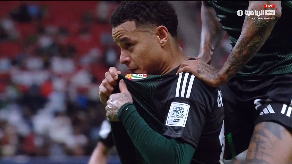 منتخبنا يعود ويعادل النتيجة ✅ برونو أوليفيرا يسجل هدف التعادل لمنتخب الإمارات في شباك منتخب الجزائر 🇦🇪⚽ #الجزائر_الإمارات #كأس_العرب