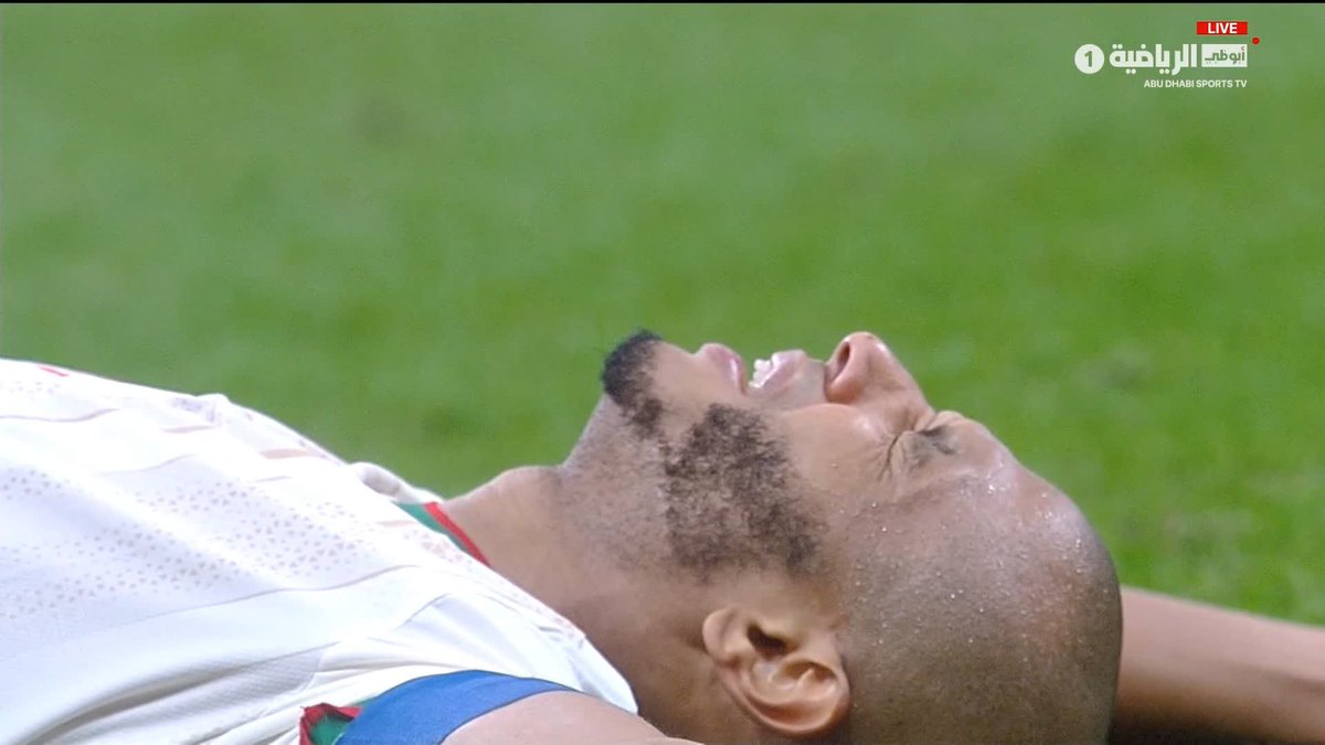ياسين براهيمي يهدر فرصة تسجيل الهدف الثاني لمنتخب الجزائر #الجزائر_الإمارات #كأس_العرب