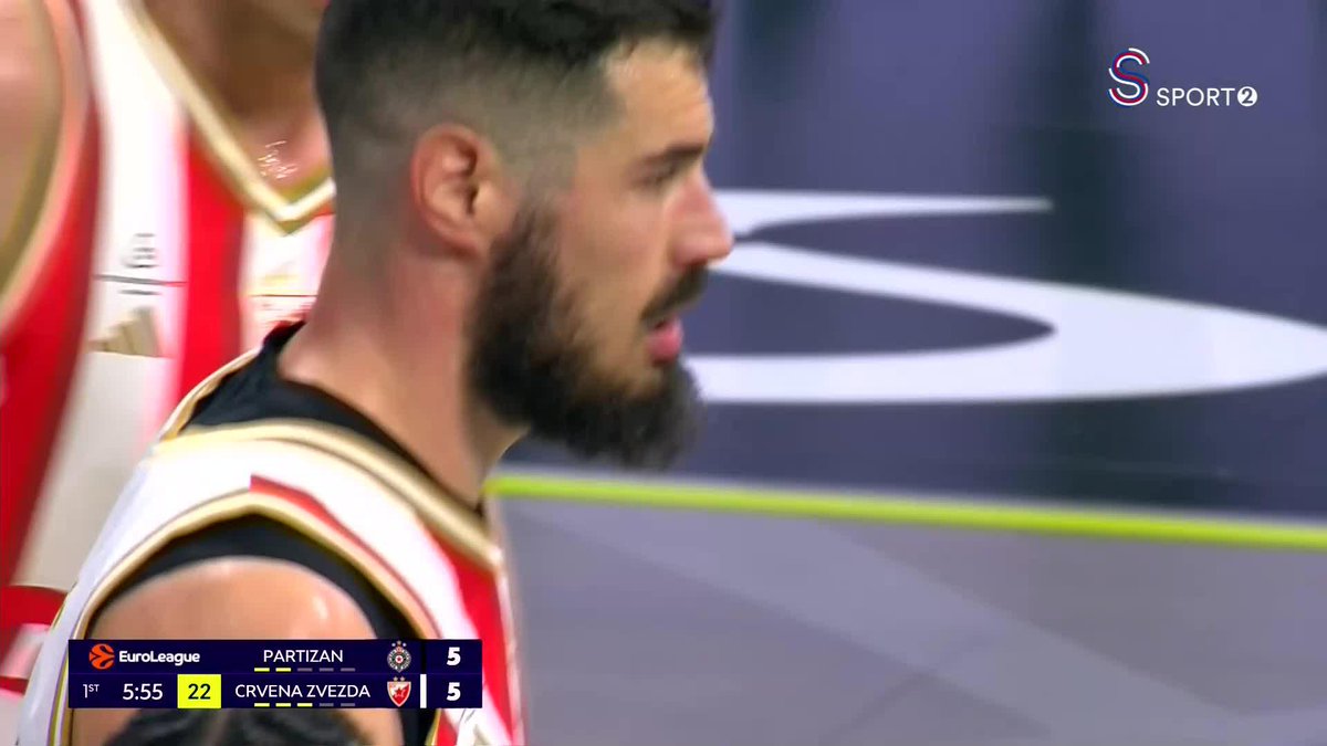 Jordan Nwora'nın nefis smacı! 🔨