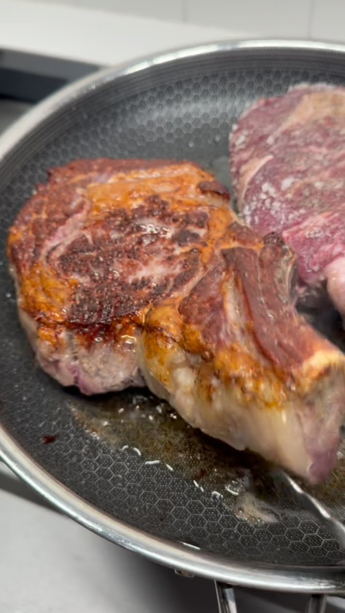 I don’t cook mediocre steaks, and Brunson Meats makes sure I never have to. This dry-aged Noble Mold bone-in ribeye speaks for itself—just butter, herbs, and heat. Want to try it? Hit the link in my bio and use code Zimmern5 for a discount.