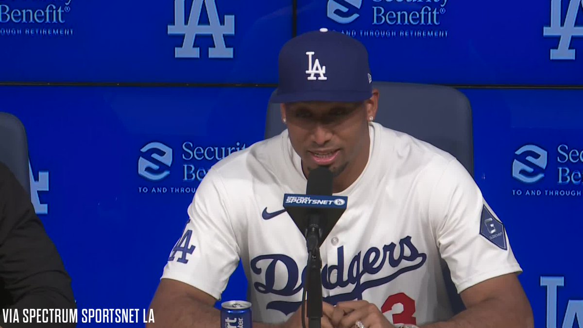 Edwin Díaz thanks the Mets as part of his opening statement: "I want to thank the Mets organization for what they did for me in the last years. Really happy with what I did there"