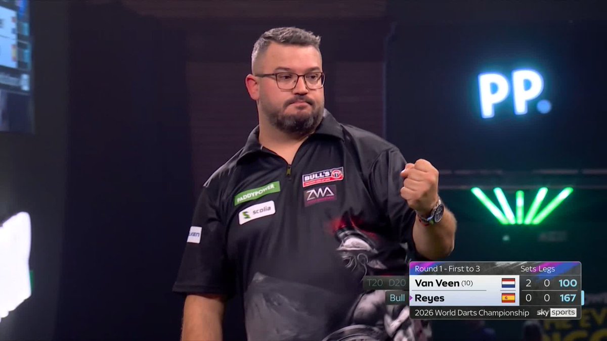 ROOF-RAISER FROM REYES! Cristo Reyes rolling back the years at Ally Pally! 😍 The Spaniard kicks off set three with a majestic 167 finish! 📺 #WCDarts | R1