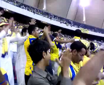 2010 في التوقف الدولي جمهور النصر اجتمع في استاد الملك فهد مع ان مافيه اي مباراة و رددوا ذي الاهزوجه لتعبر عن اشتياقهم للنصر💛