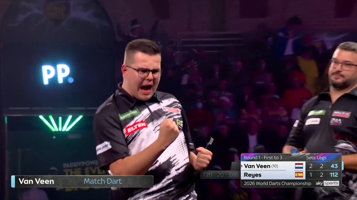 VAN VEEN BREAKS NEW GROUND! 👏 Gian van Veen secures his first win on the World Championship stage! The European Champion overcomes Cristo Reyes in a high-quality affair to celebrate a landmark victory! 📺 #WCDarts | R1