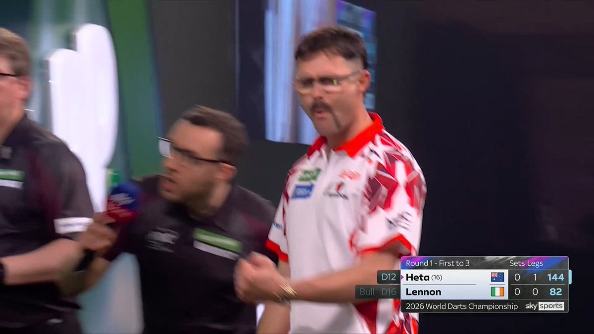 THE HEAT IS ON FIRE! Damon Heta is here to play! The Australian number one lands a sublime 144 finish to take control of the opening set! 📺 #WCDarts | R1