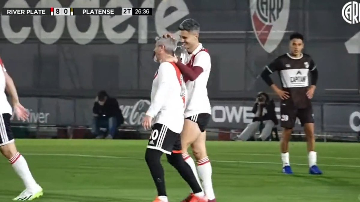 Un crack Pablo, pero el Burrito a los 51 sigue jugando así... Fin de la discusión.