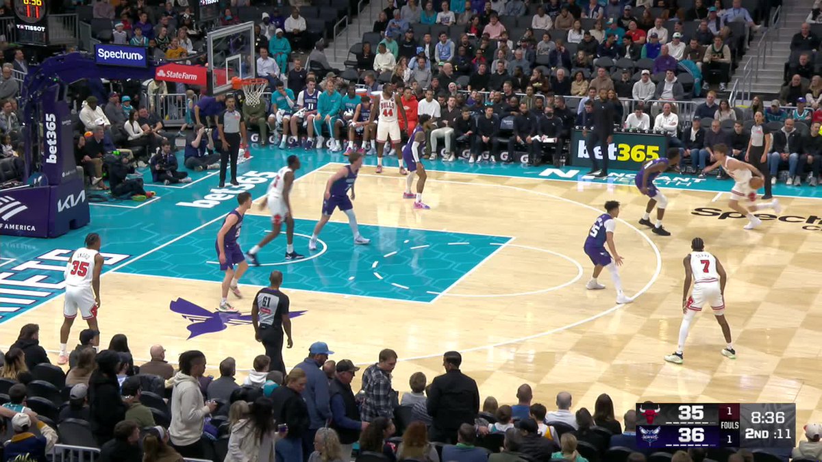 A bucket &amp; a block from Matas! MB | Chicago Sports Network