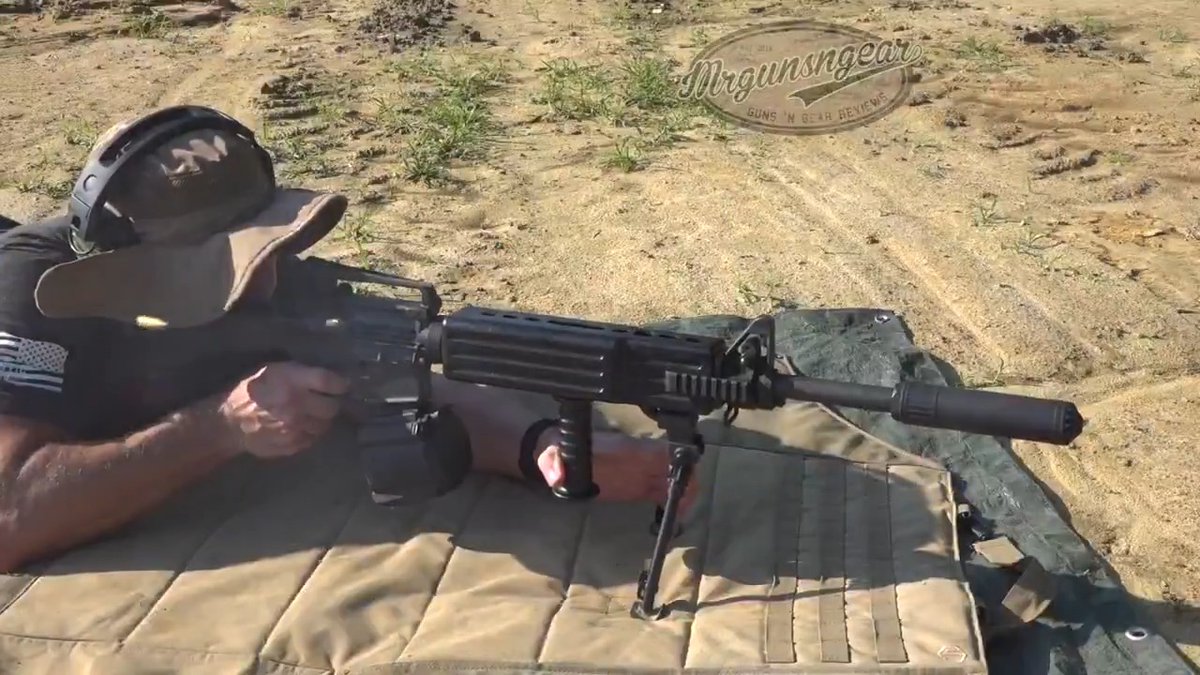Every full auto Friday we remember America before 1986 when all Americans could purchase new production fully automatic weapons at any local gun store without any significant hassle or exorbitant pricing. We shouldn’t just oppose new gun “laws,” we should also push for the removal of draconian limitations on the freedom of all Americans to exercise their right to self defense in any manner they see fit 🇺🇸 Colt open bolt LMG sending 5.56 rounds from Firearms Depot downrange wearing a HUXWRX 5.56 flow through silencer 🤫🦅 #FullAutoFriday #colt #LMG #OpenBolt #Diemaco #HUXWRX #1986 #FAF #Friday #ColtCanada #silencer #Magpul #D60