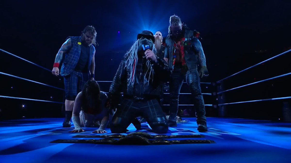 "If you want to keep your family safe...give us those Tag Team Titles" Solo Sikoa and The MFTs have a warning for The Wyatt Sicks 👀