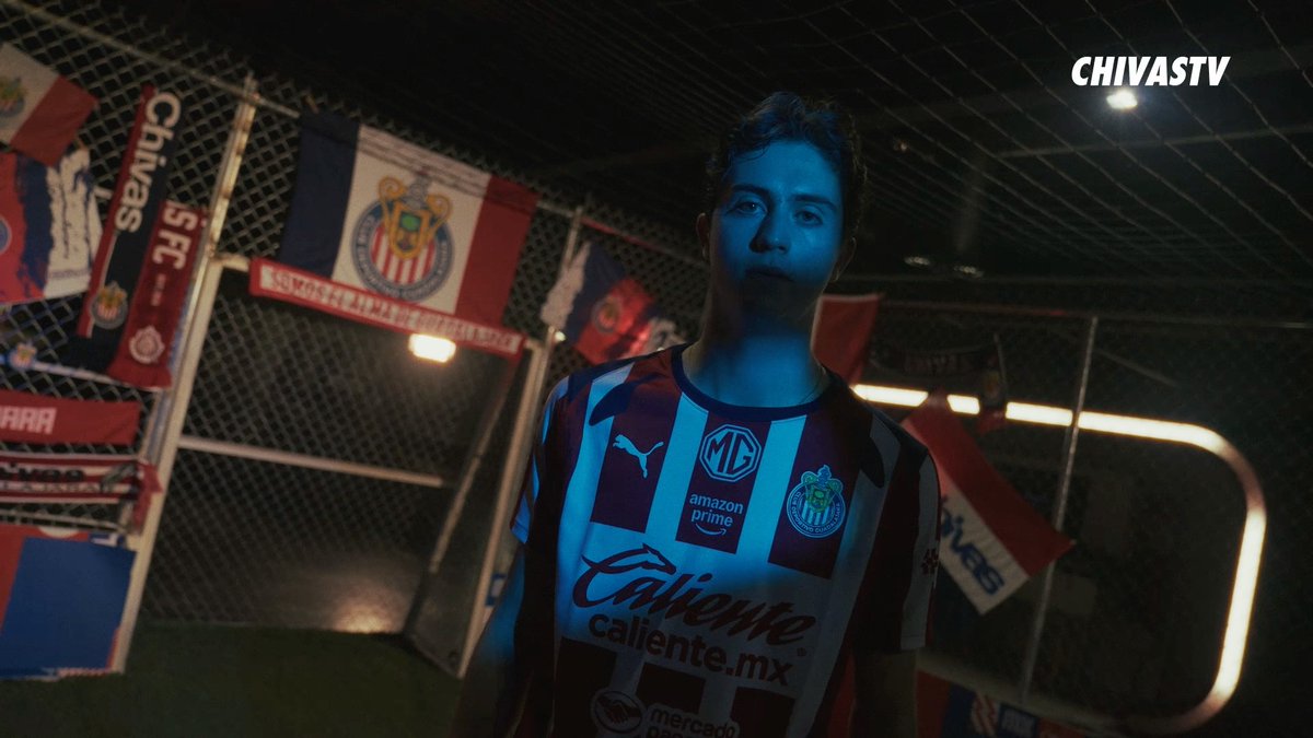 🔴⚪️ ¡@bguti1101 ES ROJIBLANCO! ⚪️🔴 Con un sueño desde niño, el mediocampista llega de la 'Ciudad de los Vientos' a la 'Perla Tapatía' para defender los colores del más querido 👊