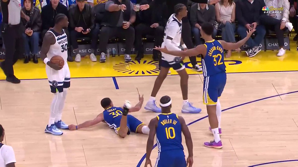 One of the worst calls you'll ever see 🤬