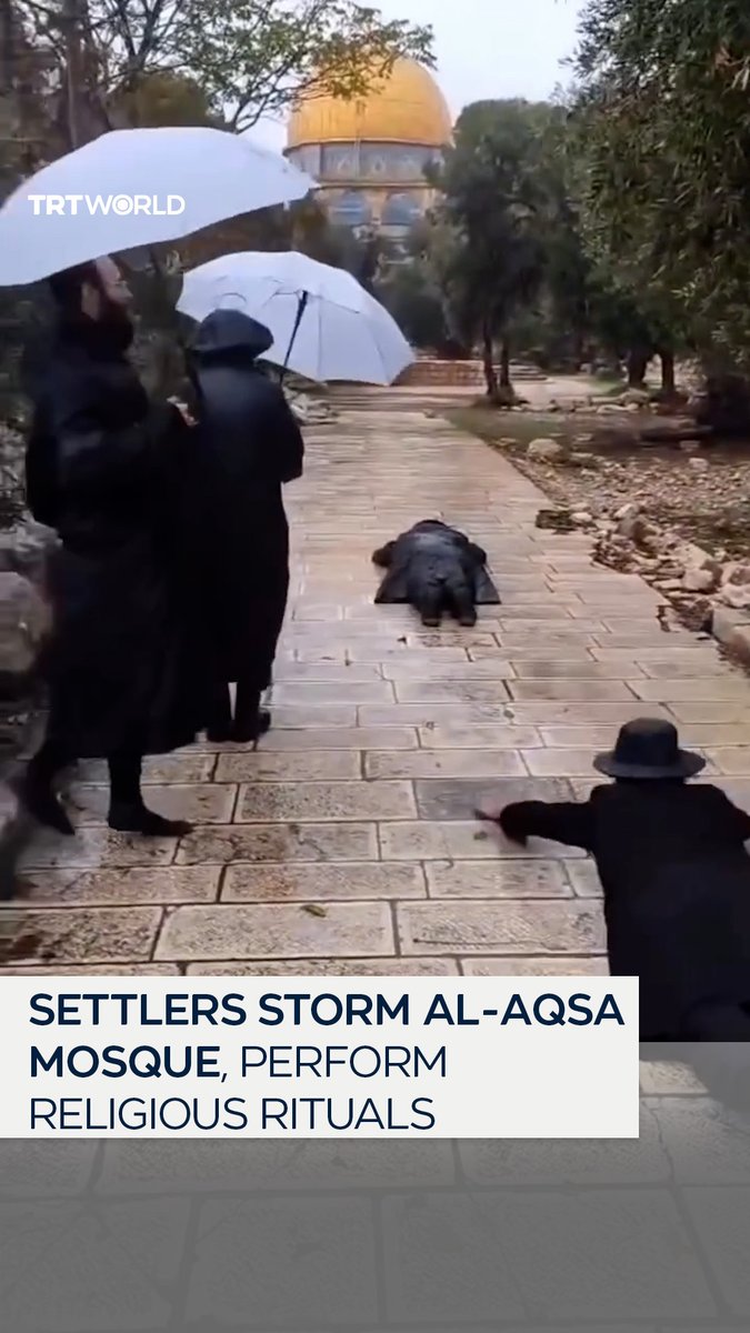 Israeli settlers stormed Al-Aqsa Mosque, openly performing prayers, prostrations, singing and clapping, while discussing the so-called “alleged Temple” inside the compound
