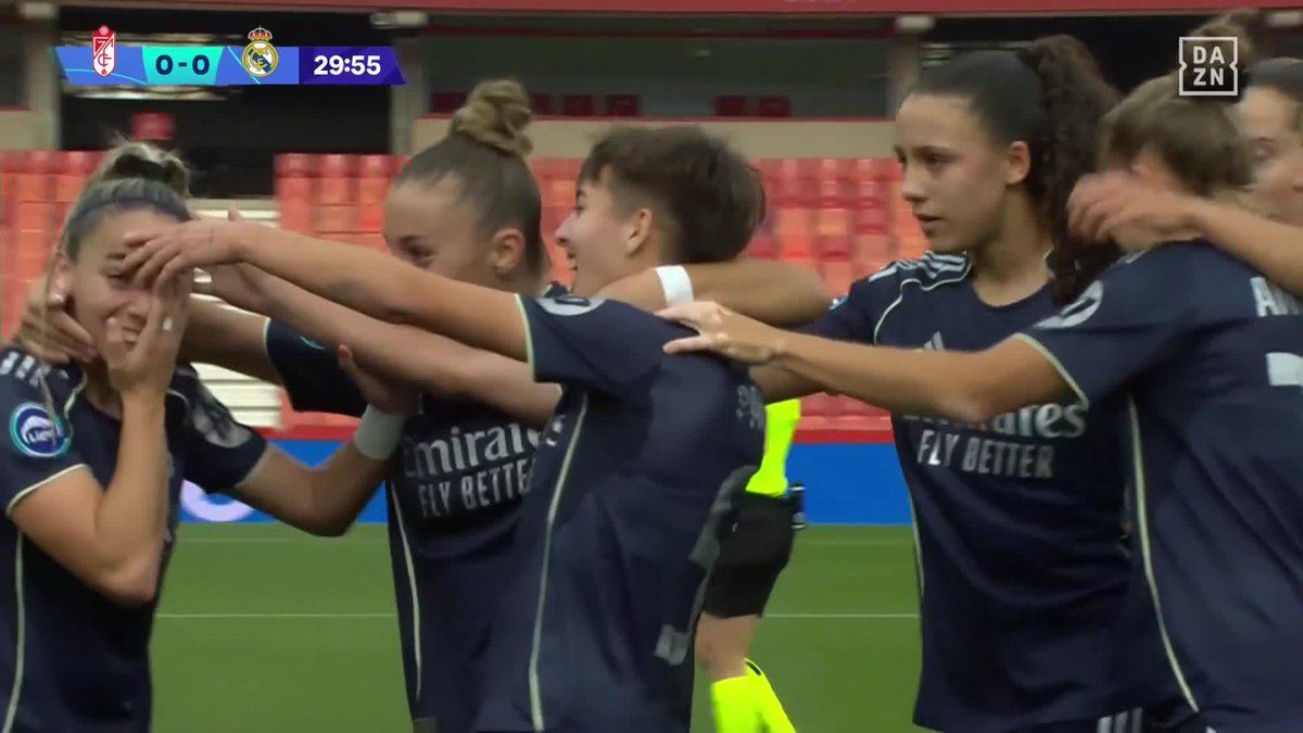 INVENTE, ATHENEA… ¡INVENTE! 🪄 El control, el regate y el regalo de la jugadora del Real Madrid para que Pau Comendador ponga el primero 🎩 #LigaFenDAZN ⚽️