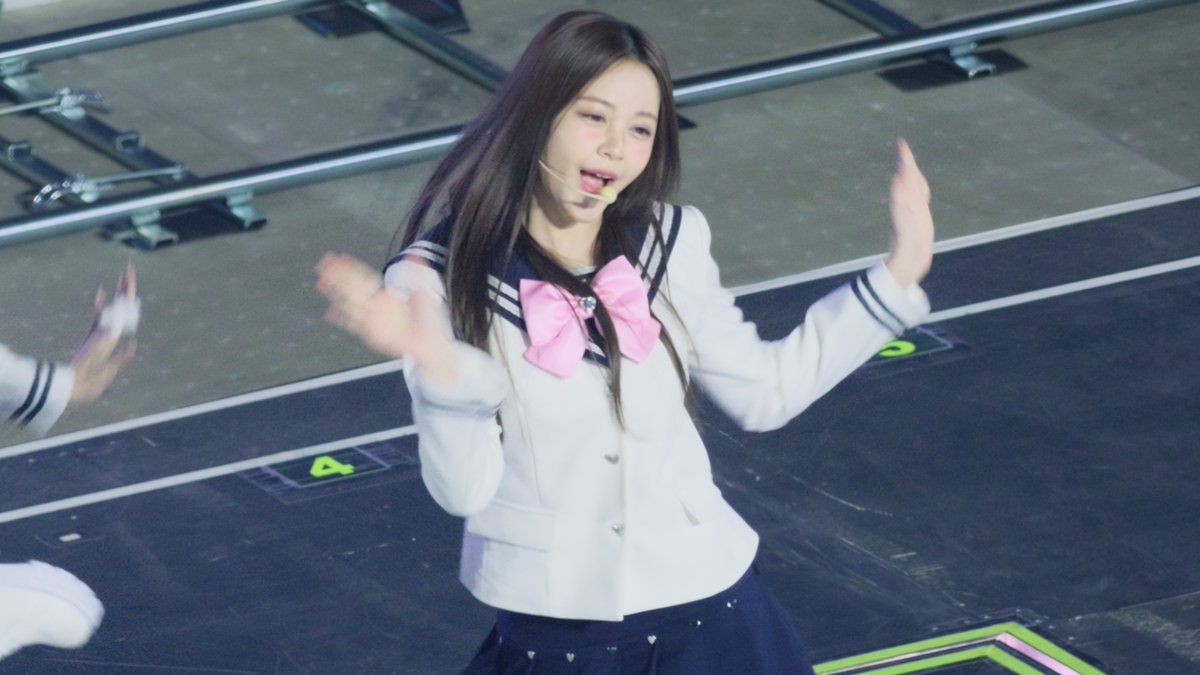 251213 Hearts2Hearts 하츠투하츠 Genie 카르멘 CARMEN FANCAM @ 2025 MUSIC BANK GLOBAL FESTIVAL IN JAPAN #CARMEN #카르멘 #Hearts2Hearts #하츠투하츠 #ミューバン国立 #ミューバン #musicbankjapan #MusicBank