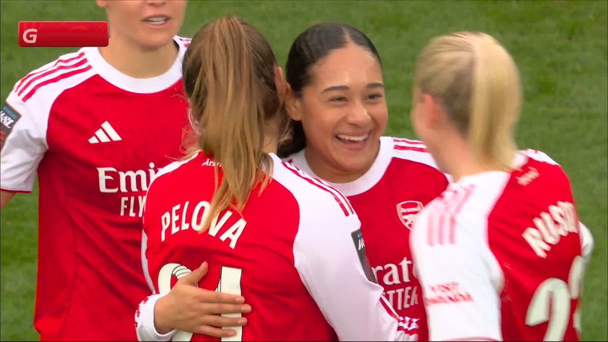 Olivia Smith volleys home from outside the box against Everton! 😯