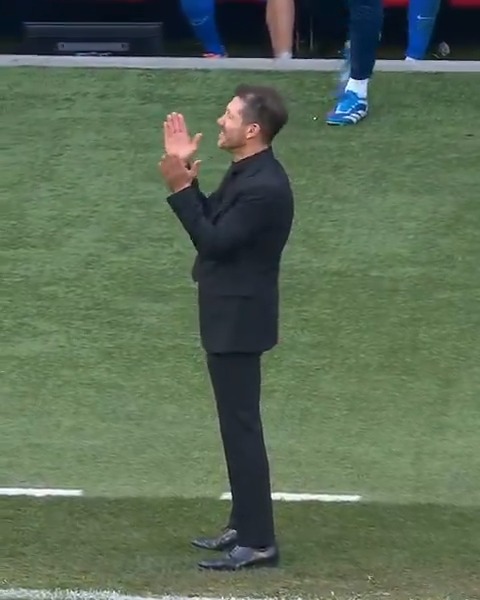 Griezmann'ın golü sonrası Simeone. Griezmann, işte öyle bir oyuncu...