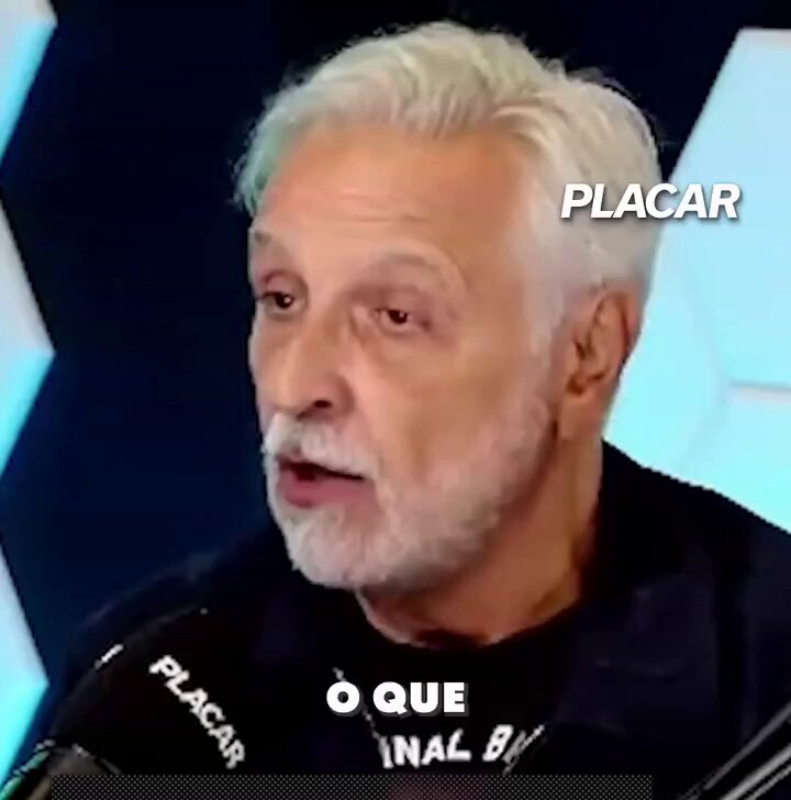 Fábio Sormani, sobre a torcida do Flamengo na Copa Intercontinental no primeiro jogo contra o Cruz Azul. "O pequeno número de torcedores do Flamengo me chamou atenção. Nada justifica que jogou o Mundial no meio do ano. É um absurdo." 📽️PLACAR