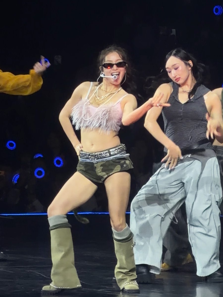 JIHYO JACKETLESS ATM WITH THE SUNGLASSES