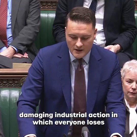 Resident doctors now face this choice: To continue damaging disruption at Christmas. Or vote for the deal and everything it delivers for them. Wes Streeting makes it clear 👇