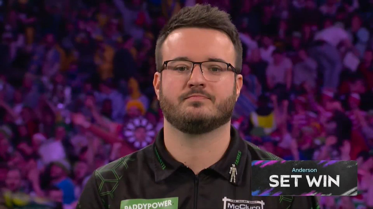 WE'RE GOING ALL THE WAY! What a battle we have on our hands! Gary Anderson averages over 108 in the fourth set to take us to a decider against Adam Hunt! 📺 #WCDarts | R1