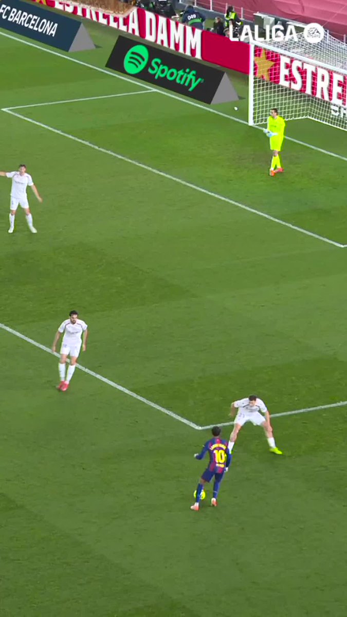 What a masterpiece, unlucky not to score! 🙃 #laligahighlights