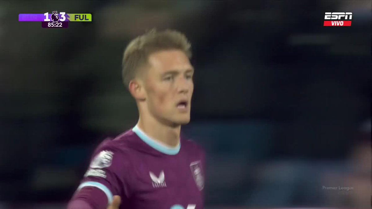 🤩🇵🇪 ¡VAMOS! Así fue el primer gol de Oliver Sonne en la Premier League y su segundo tanto en la temporada con el Burnley.