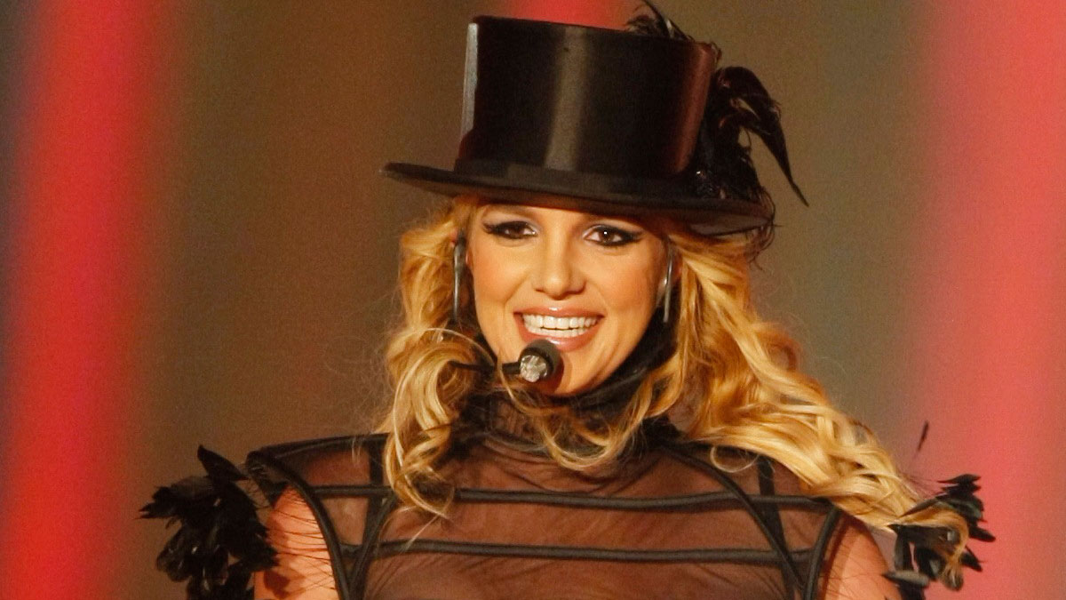 This was Britney Spears’ first performance in 2008 after being placed under a conservatorship. She received the International Artist Award in Germany at the Bambi Awards after performing “Womanizer.” It marked the start of the “Circus” era promotion.