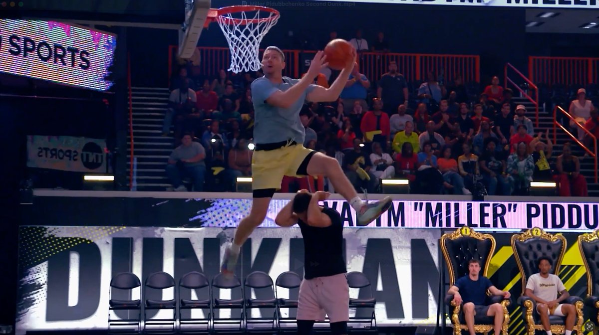 “Miller” Piddubchenko traveled all the way from Ukraine and made this dunk look EFFORTLESS 😮💨💥 Catch him and more on a must-see episode of ‘DUNKMAN’ tonight at 9:30pm ET on TNT, truTV, and HBO Max 📺