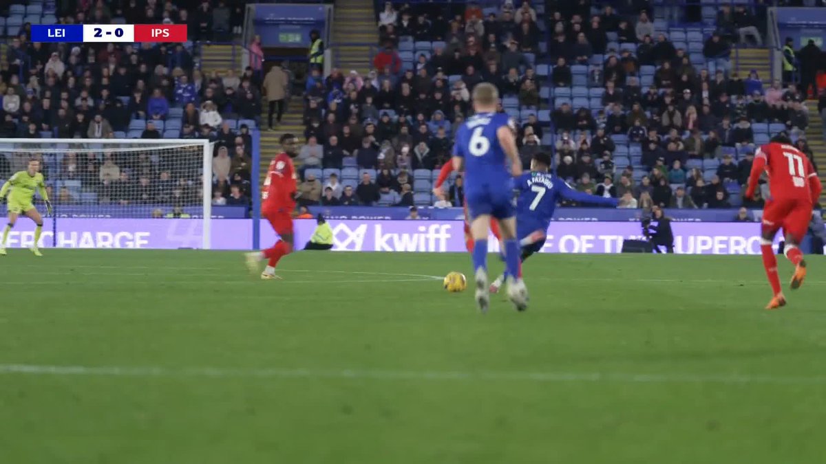 THAT IS OUTRAGEOUS!!! Abdul Fatawu scores from his own half for Leicester City 😱 Leicester City | EFL