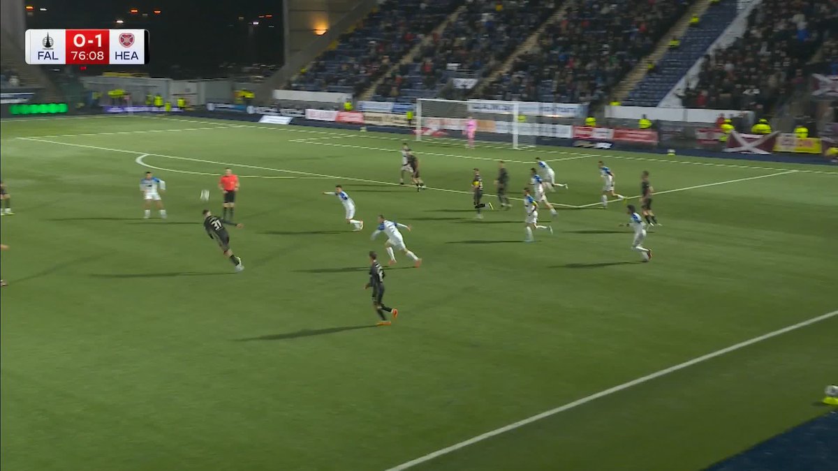 🎙️ “That is absolutely top drawer!” 🚀 Stephen Kingsley with a rocket to double Hearts lead ⤵️