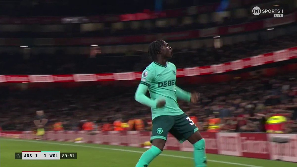 UNBELIEVABLE! Tolu Arokodare grabs a late equaliser for Wolves 🤯 TNT Sports &amp; discovery+ UK