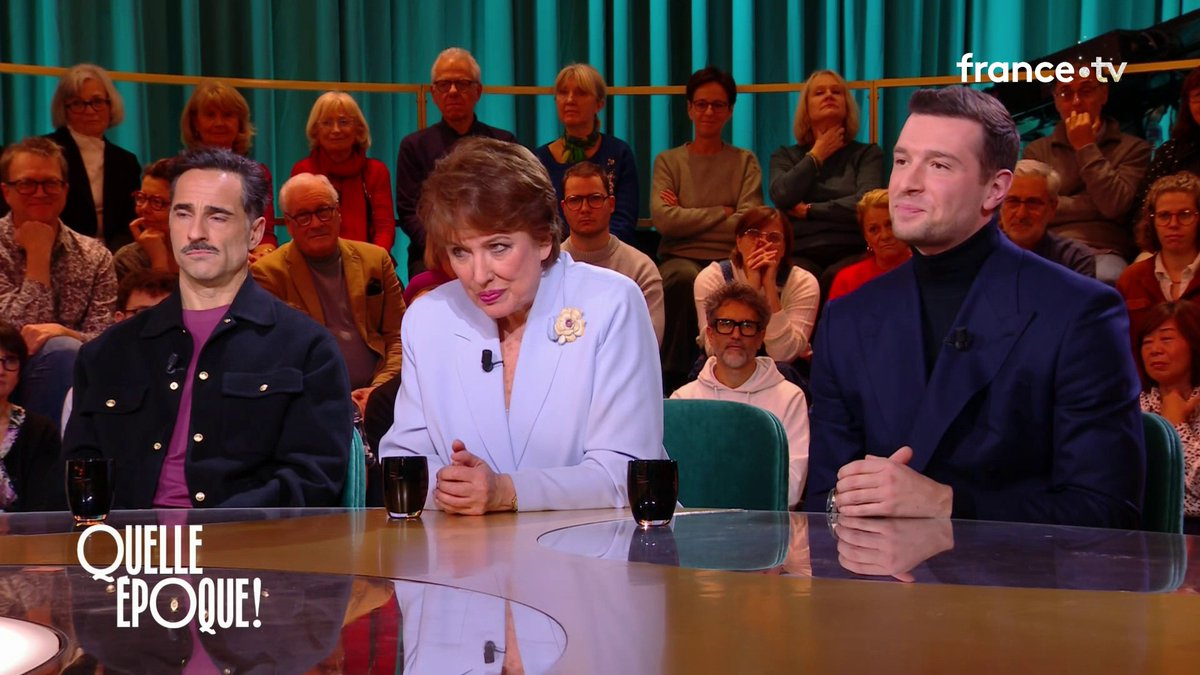 🗣️ "On peut mettre en place des lieux sécurisés" Après la proposition de Jean-Philippe Tanguy Ⓜ️ de rouvrir des maisons closes, Roselyne Bachelot interroge Jordan Bardella sur son positionnement. #QuelleEpoque France tv Léa Salamé