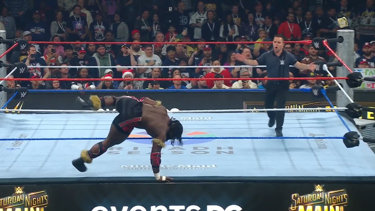 Oba Femi just went FLYING at Cody Rhodes! 🤯 Oba Femi wwe