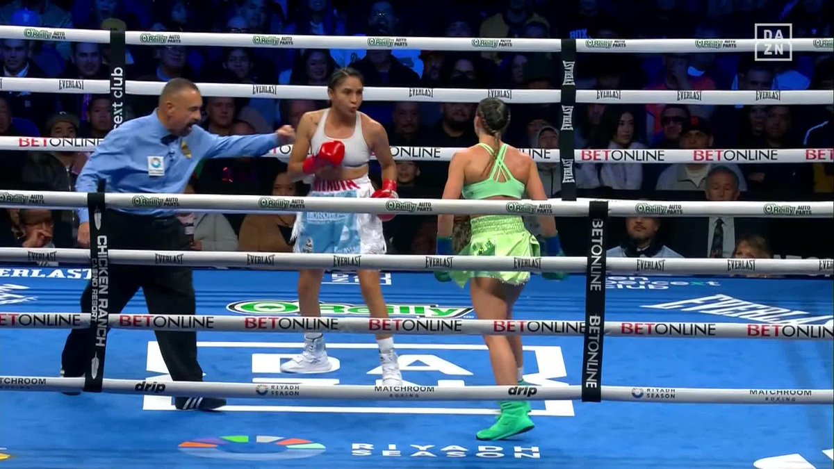 Skye is SHARP TONIGHT 🔥 #PachecoSadjo | LIVE NOW | LIVE on DAZN ⬛
