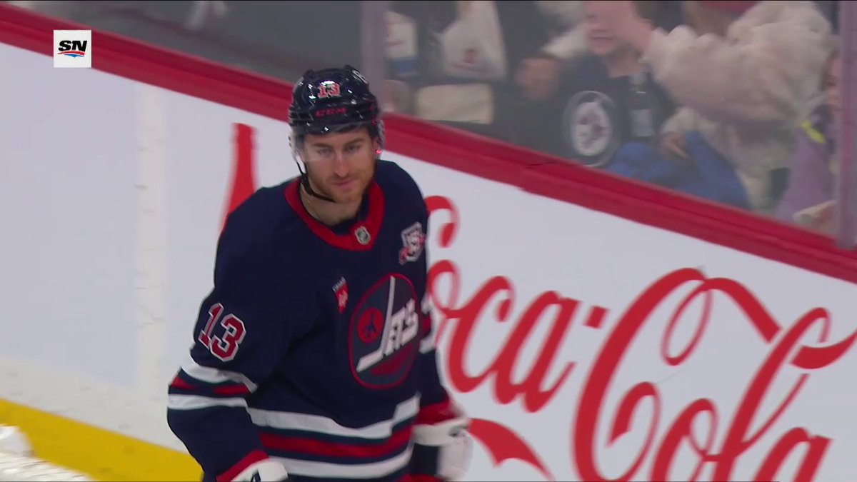 Some smooooth passing from the Winnipeg Jets 🤌