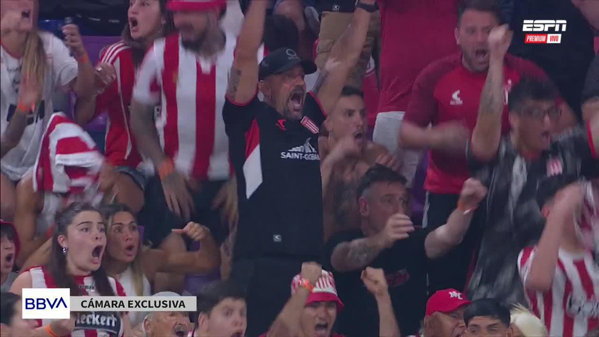 ⚠️🇦🇷 EL FESTEJO DE VERÓN, ABRAZÁNDOSE CON LOS HINCHAS EN LA TRIBUNA DE ESTUDIANTES.